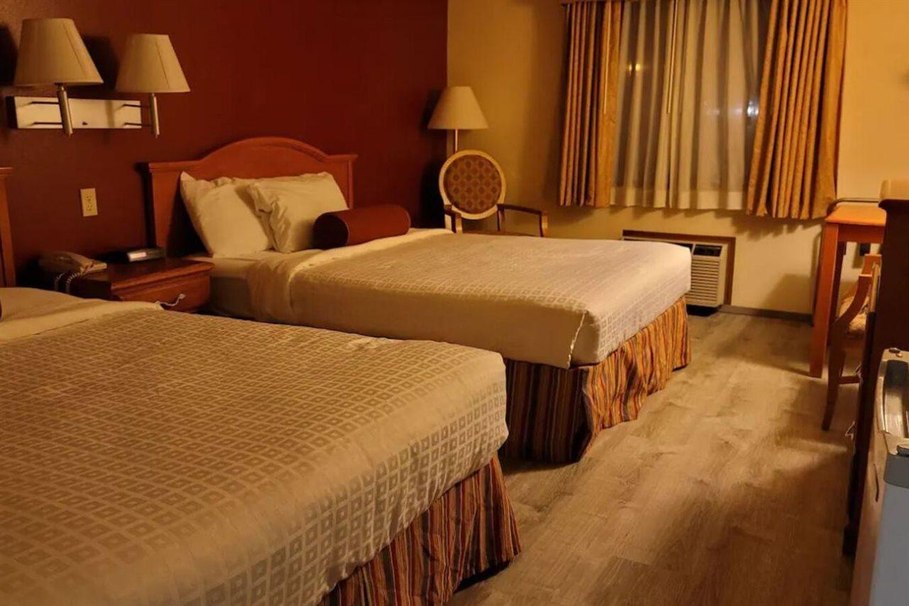 Grizzly Inn Эванстон Экстерьер фото
